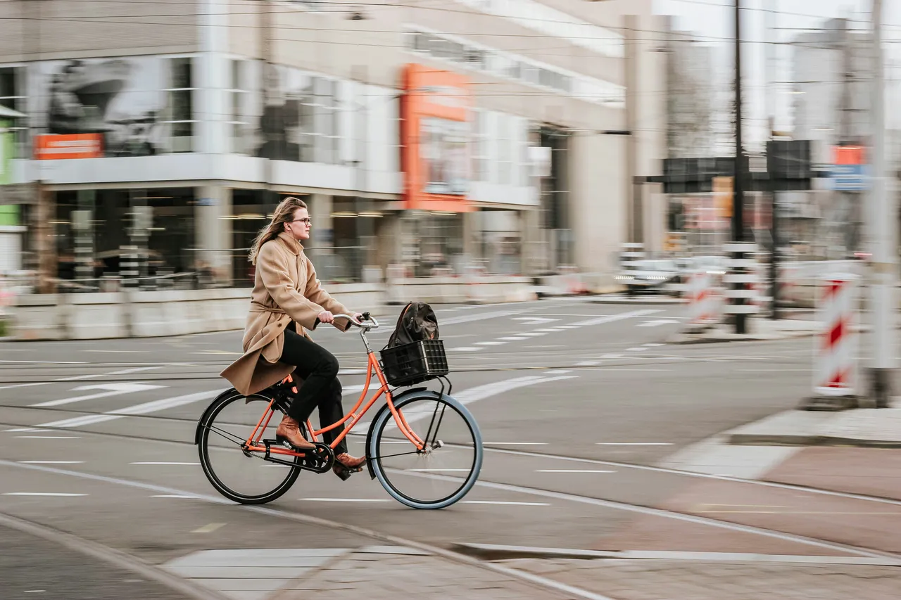 Le vélo en ville devrait pourtant être une évidence pour tous.